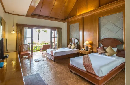Lanta Casuarina Beach Resort Отели рядом с достопримечательностью «Thung Yee Pheng Mangrove Forest»
