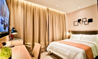 Homeinn Plus Hotel (Qingdao Licun Subway Station Pedestrian Street)