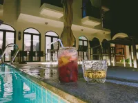 Floral Hotel·ShengSi White Island Hotel (South Long Distance Beach Shop) - 3성급