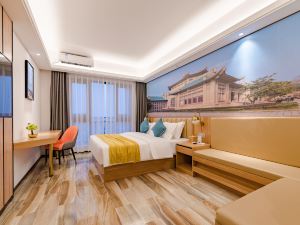 Leju Hotel (Zhengzhou Jingkai Binhe New Town Diehu Park)