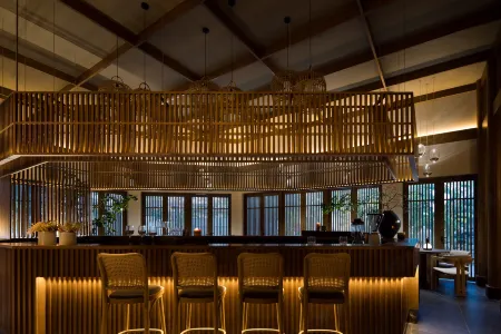 Qionghaitanmen Paigang Old Ferry Homestay Отели рядом с достопримечательностью «Hongshitan»