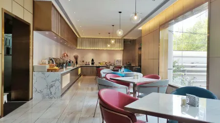 Jinjiang Inn (Lianyungang Donghai Pedestrian Street High-speed Railway Station Hotel)