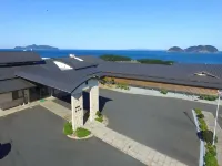 Kokuminshukusha Hadomisaki Hotels in Карацу