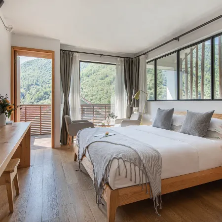 Juesu Hot Spring Hostel