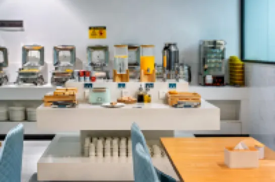 Enjoy Hotels (Guangzhou Sanyuanli Metro Station)