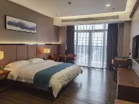 โรงแรมเจ๋อกง จ้านเจียง - พร้อมระเบียง