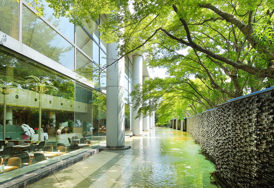 3. 호텔 스프링스 ..