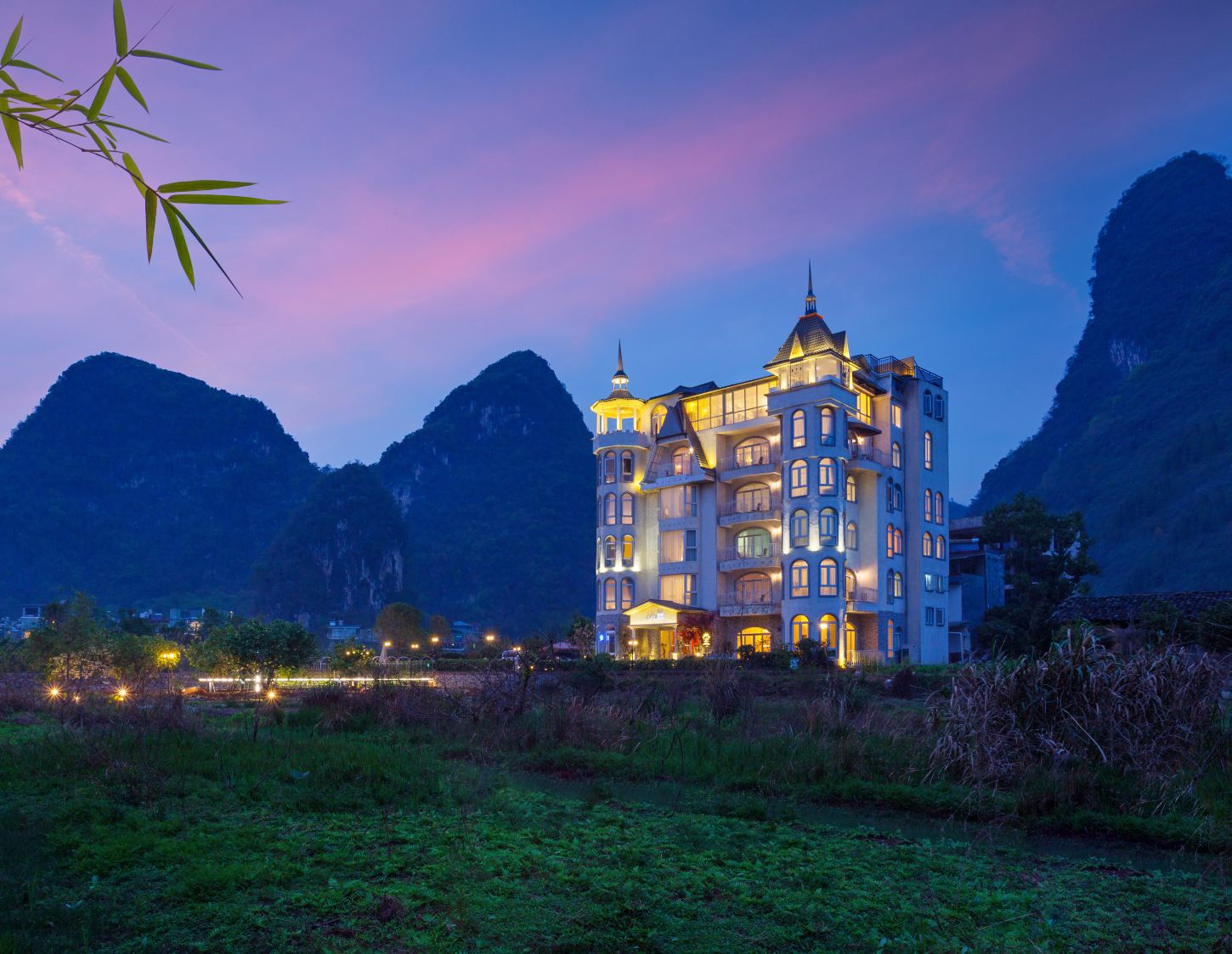 Yangshuo Yulong River Castle Hotels in Yangshuo