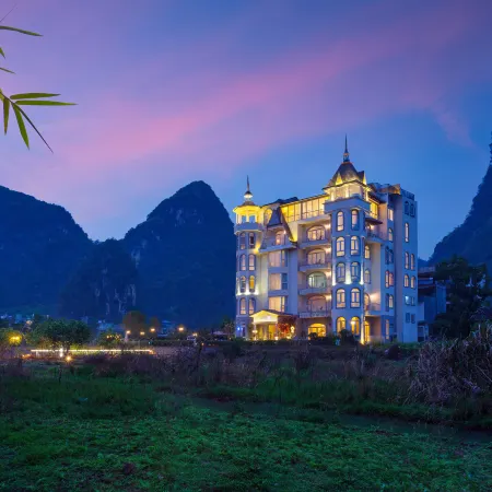 Yangshuo Yulong River Castle