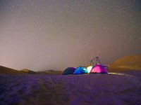 敦煌国际沙漠露营基地 - 两大一小家庭帐篷(公共卫浴)