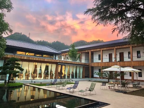 Qiluan Mountain Residence in Luanchuan Hotel di Luanchuan