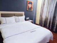 揭阳星期八宾馆 - 标准大床房