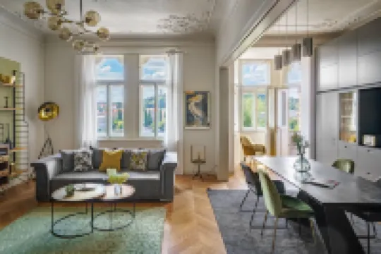 MN6 Luxury Suites by Adrez