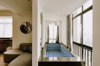 INisle|Skyview Hotel&Bar