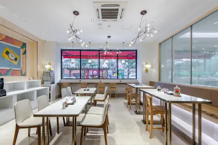 Mint Appart International Hotel (Shenzhen Futian Center) Отели рядом с достопримечательностью «Shenzhen Postgraduate Teaching Spot， Shanghai University of Finance and Economics»