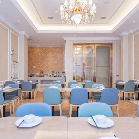Vienna Hotel (Suizhou Baiyun Lake Yushanshu) Отели в г. Суйчжоу