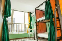 Dengfenglai Youth Hostel (Shijiazhuang Xinbai Plaza) - Hostels