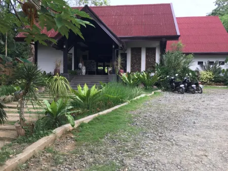 Calape Forest Resort Отели в г. Лун