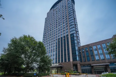 Shangpin Hotel (Zhuji High-speed Railway Station Powerlong Plaza) Отели рядом с достопримечательностью «Wuxie Scenic Spot»