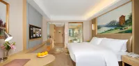 Vienna International Hotel (Huainan Jingkaiqu Guoqing Dong Road) Hotels near Huainan Union University East Campus