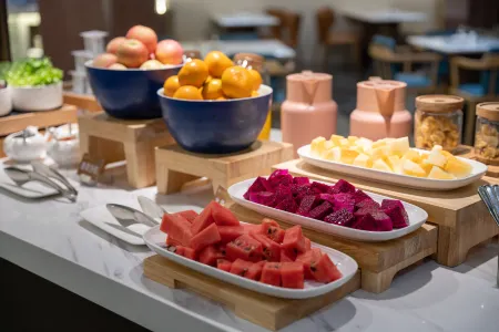 world Hotel Отели рядом с достопримечательностью «Shandong Jiaotong University Vocational and Technical College»