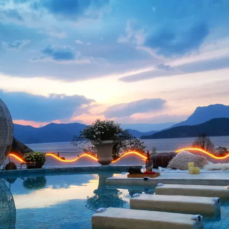 Lugu Lake Star Hotel