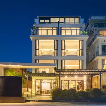 Sea view villa at the end of the field โรงแรมใกล้ป้อมต้าเผง