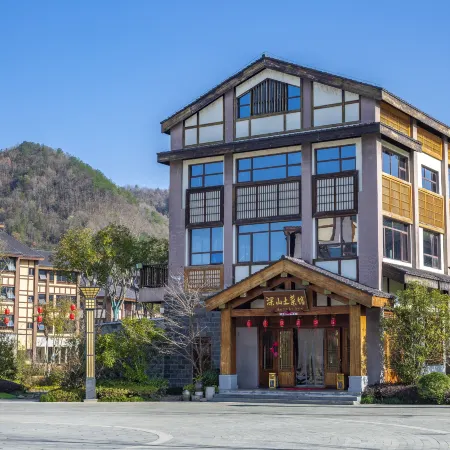 Dousha River Hot Spring Town Hotel