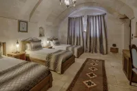 Hera Cave Suites