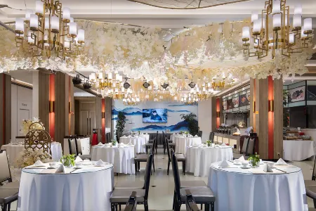 Dalian Shizhou Yunshui Hotel (Dalian Xi'an Road Subway Station Branch) Отели рядом с достопримечательностью «Dalian University of Technology»