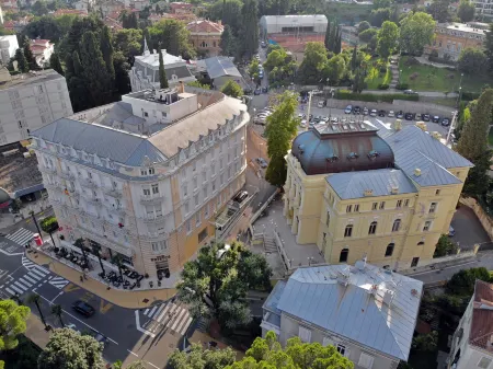 Bristol Hotel Opatija Отели в г. Bregi