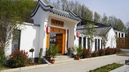 Green rhyme nesting hotel Отели рядом с достопримечательностью «Tianlong Pool Scenic Area»