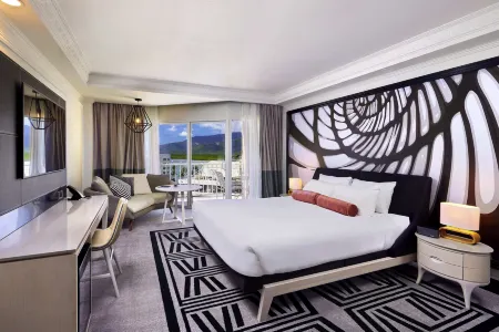 Pullman Cairns International