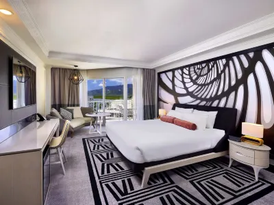 Pullman Cairns International Hotels in Cairns