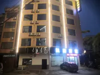 Fusui Kaixuan Hotel - parking