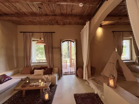 Huocheng Jianshu B&B (Jieyou Princess Lavender Farm) Отели рядом с достопримечательностью «Xinyi Self-Drive Campground (Sayram Lake Branch)»