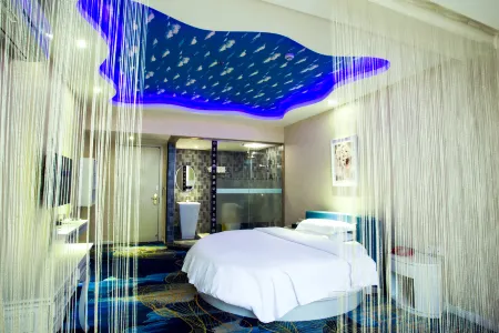 0305 Theme Hotel Отели рядом с достопримечательностью «Moon Bay Health and Wellness Resort»