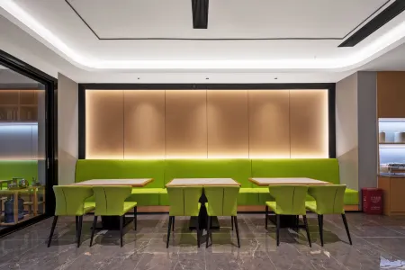 Kaimeix Hotel (Baojing Station Branch)