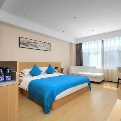 Yahou Light Luxury Hotel Hotels near Golden Eagle Sea World