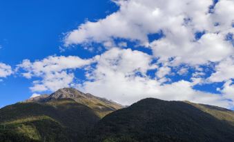 Shiyihao Shanju (Kangding Liuliucheng Branch)