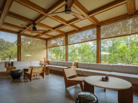 Qingcheng Mountain Just on the Stream · Mountain Stream Bamboo Forest Private Soup B&B Отели рядом с достопримечательностью «Chengdu Institute Sichuan International Studies University»