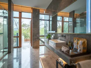 Yangzhou Seclusive Life Hot Spring Resort