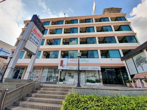 The Popular Place فنادق في بانغ فلي