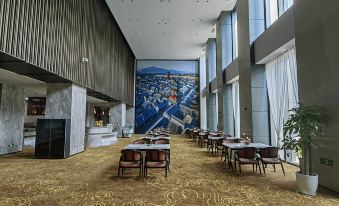 Shanxi International Sports Exchange Center. Hotel MoMc (Red Lantern Stadium)