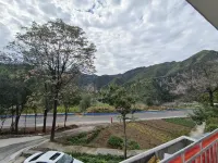 Mengjia Backyard Homestay