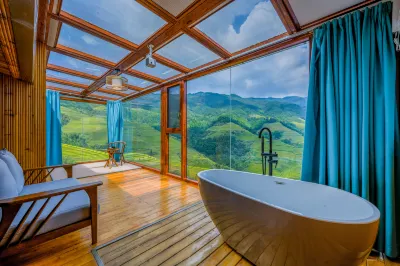 Ink and Longji Homestay (Longsheng Millennium Ladder Observation Deck)