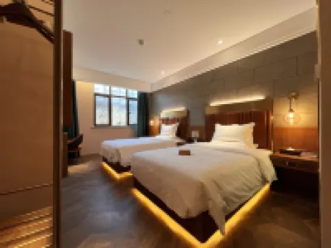 Zhe Fei Hotel (Urumqi Dade Zhongyinggong Subway Station）