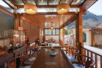 Yaqiu Courtyard Featured Hostel فنادق في ييُى تشينغ