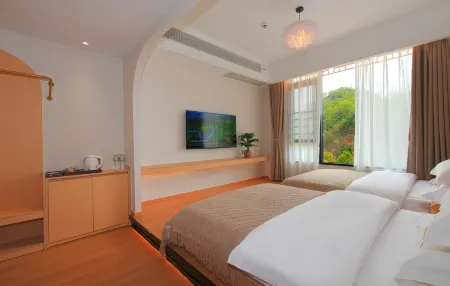 Yubo Xiaoqikong Xishe Yushanyuan Отели рядом с достопримечательностью «Wolong Pond»