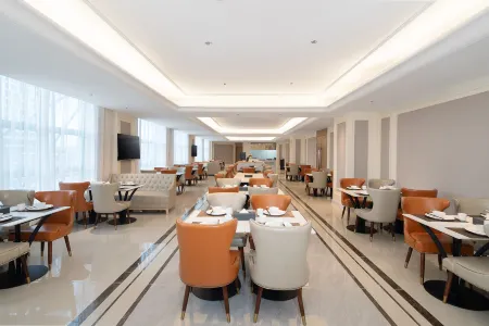 Vienna International Hotel (Anshun West High-speed Railway Station Branch) Отели рядом с достопримечательностью «Anshun Confucian Temple»